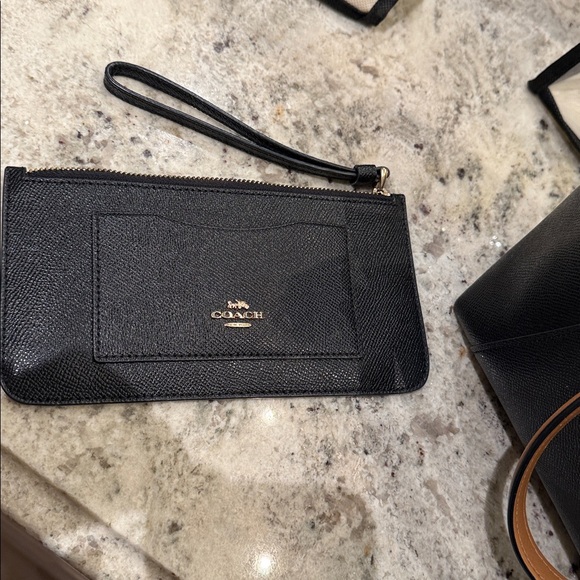 Coach Sleek Black Leather Wristlet - Picture 4 of 5